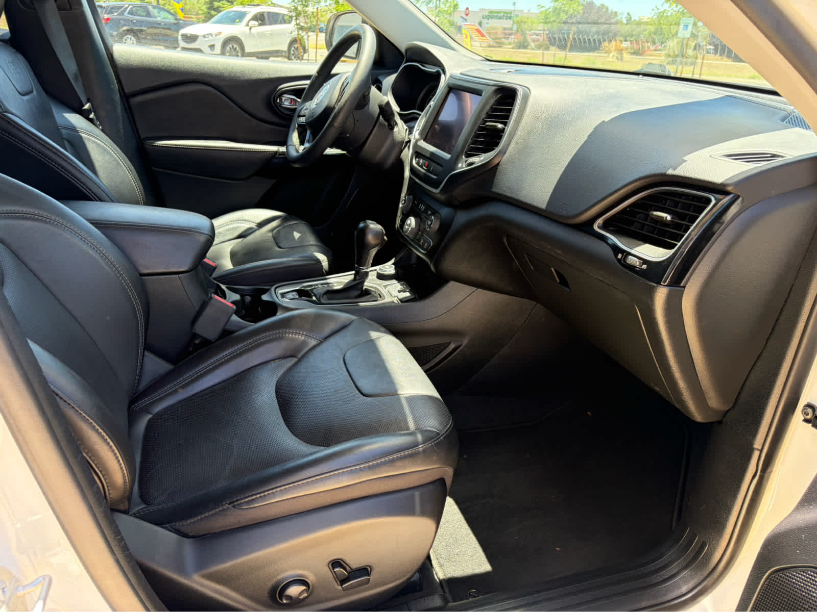 2023 Jeep Cherokee Altitude Lux