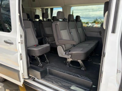 2025 Ford Transit Passenger Wagon XLT