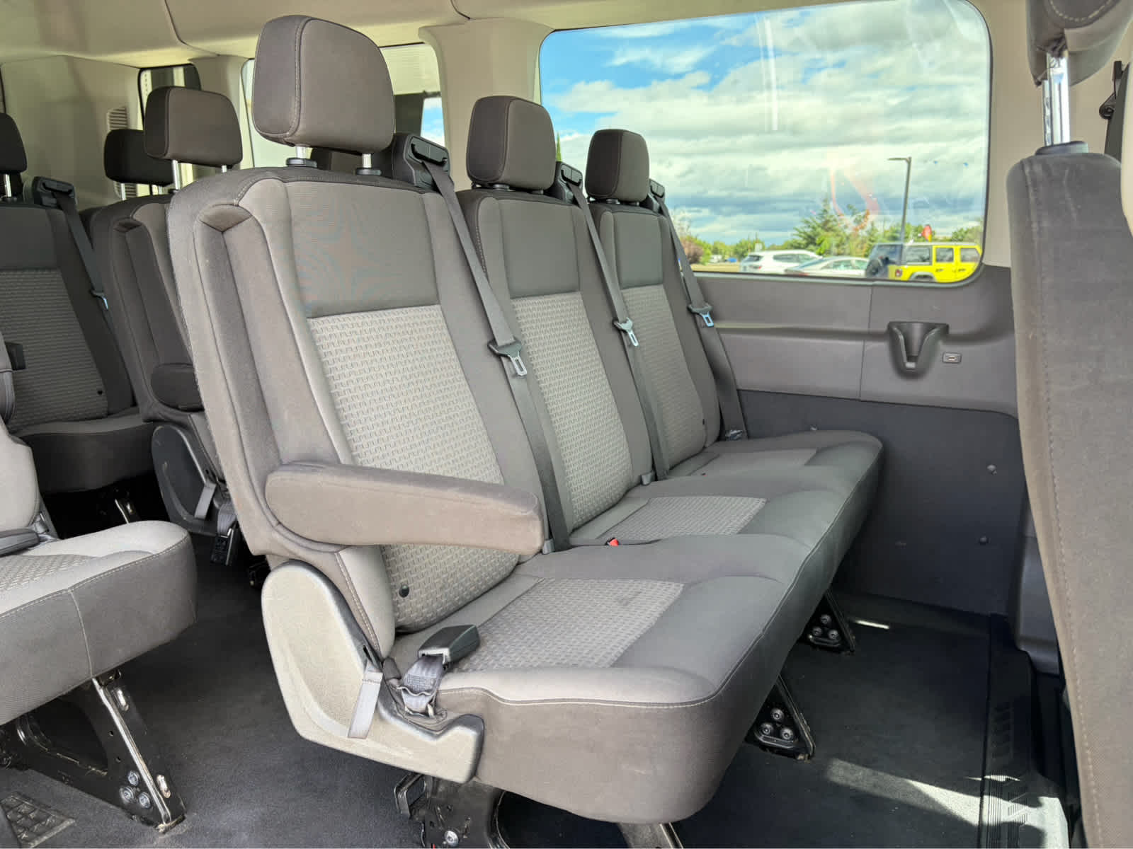 2025 Ford Transit Passenger Wagon XLT