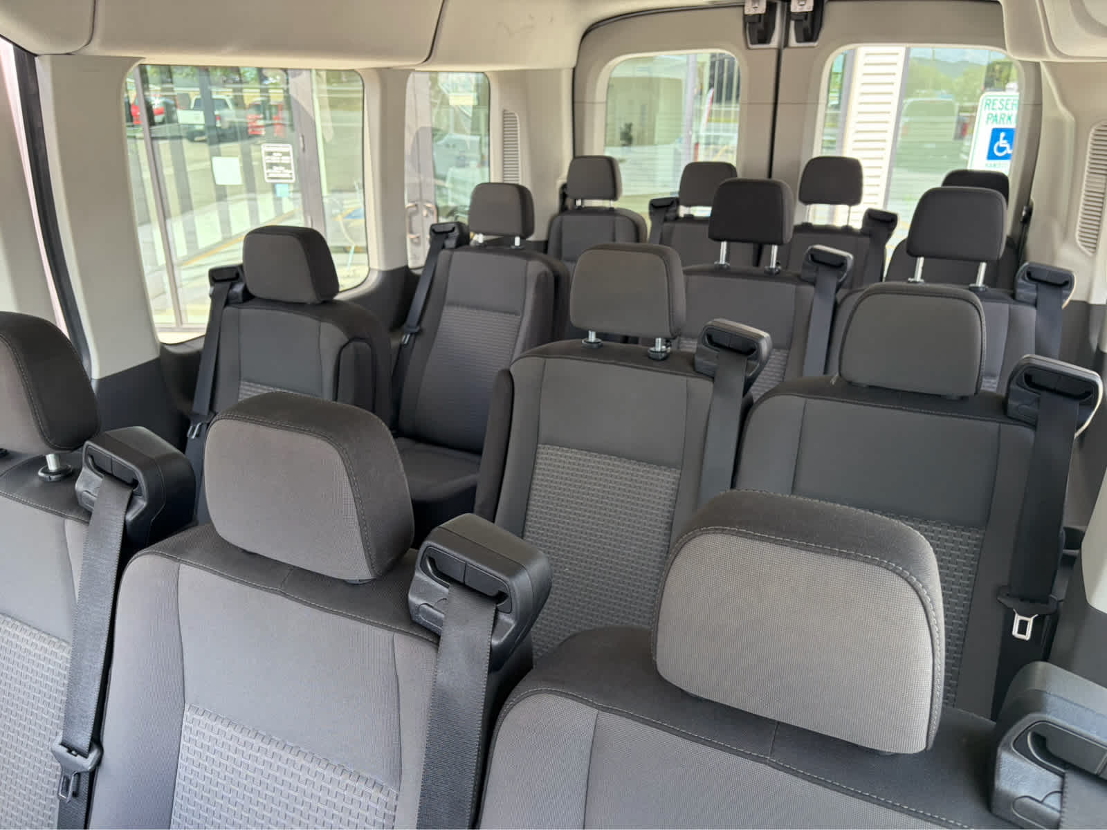 2025 Ford Transit Passenger Wagon XLT