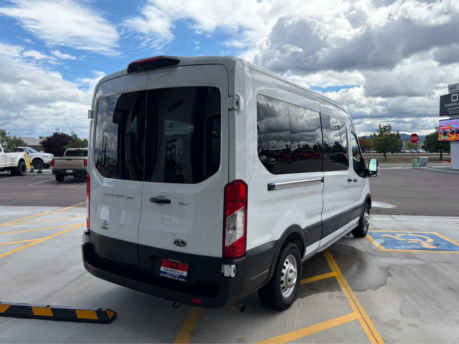 2025 Ford Transit Passenger Wagon XLT