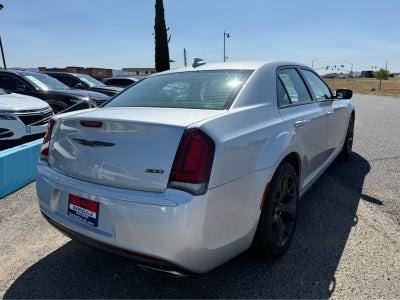 2021 Chrysler 300 Touring