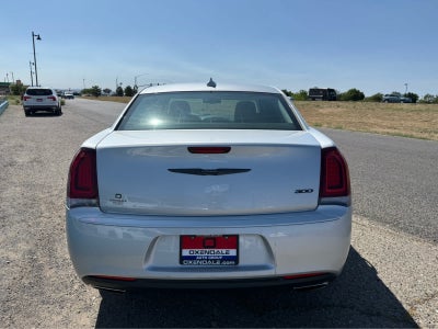 2021 Chrysler 300 Touring