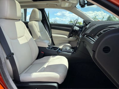 2021 Chrysler 300 Touring L