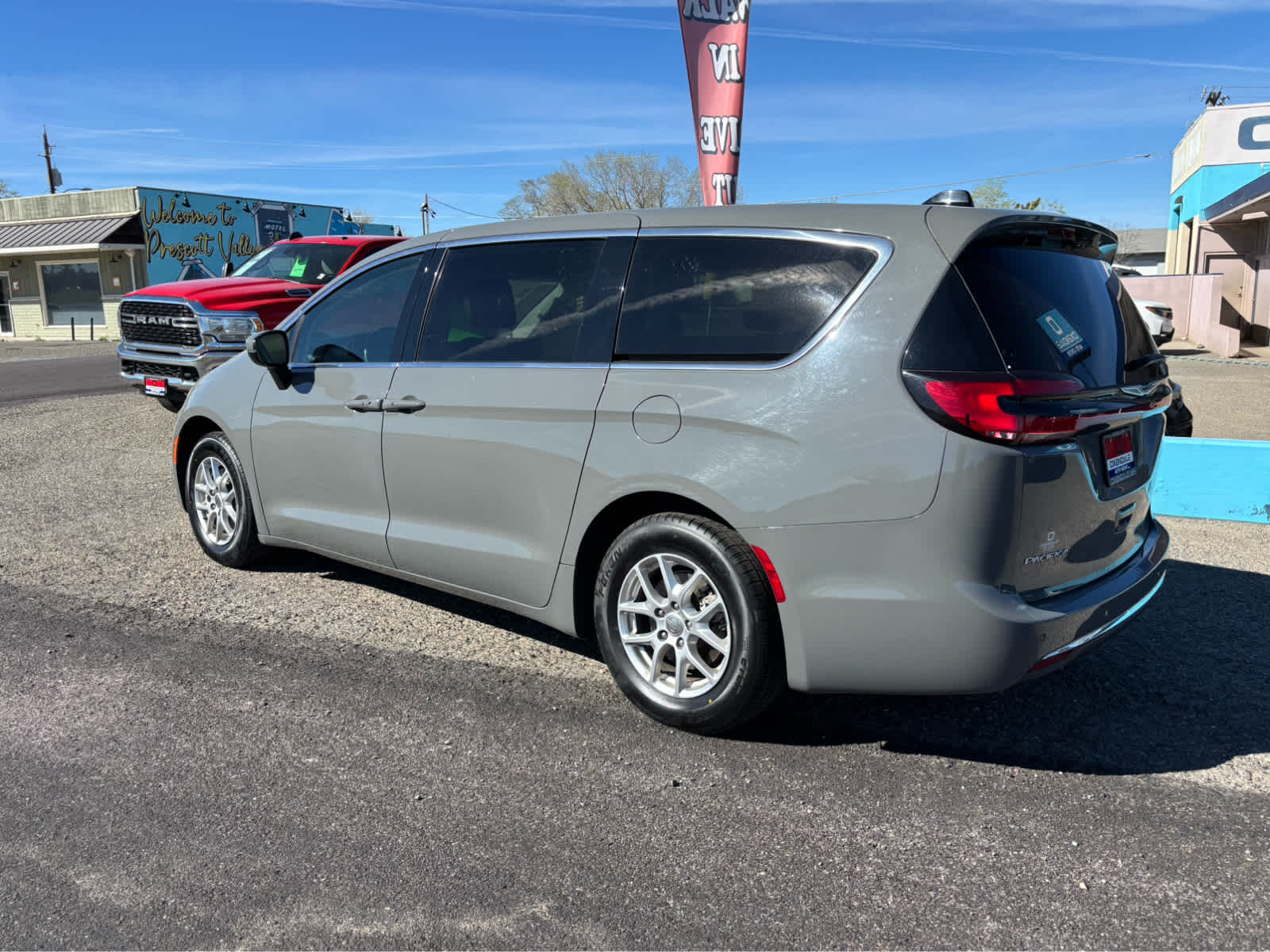 2023 Chrysler Pacifica Touring L