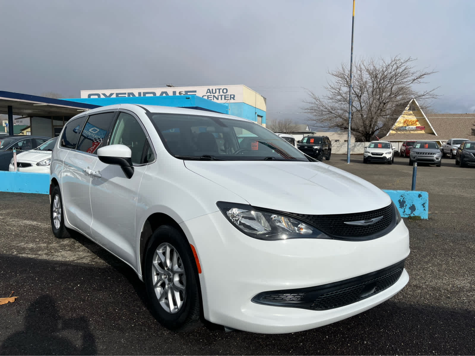 2022 Chrysler Voyager LX