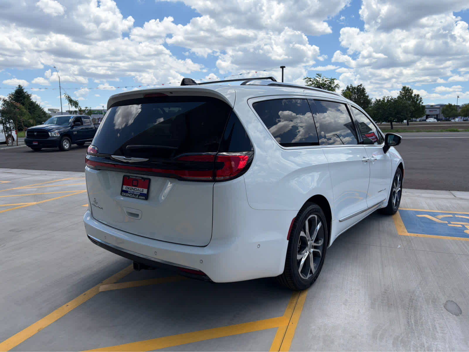 2023 Chrysler Pacifica Pinnacle