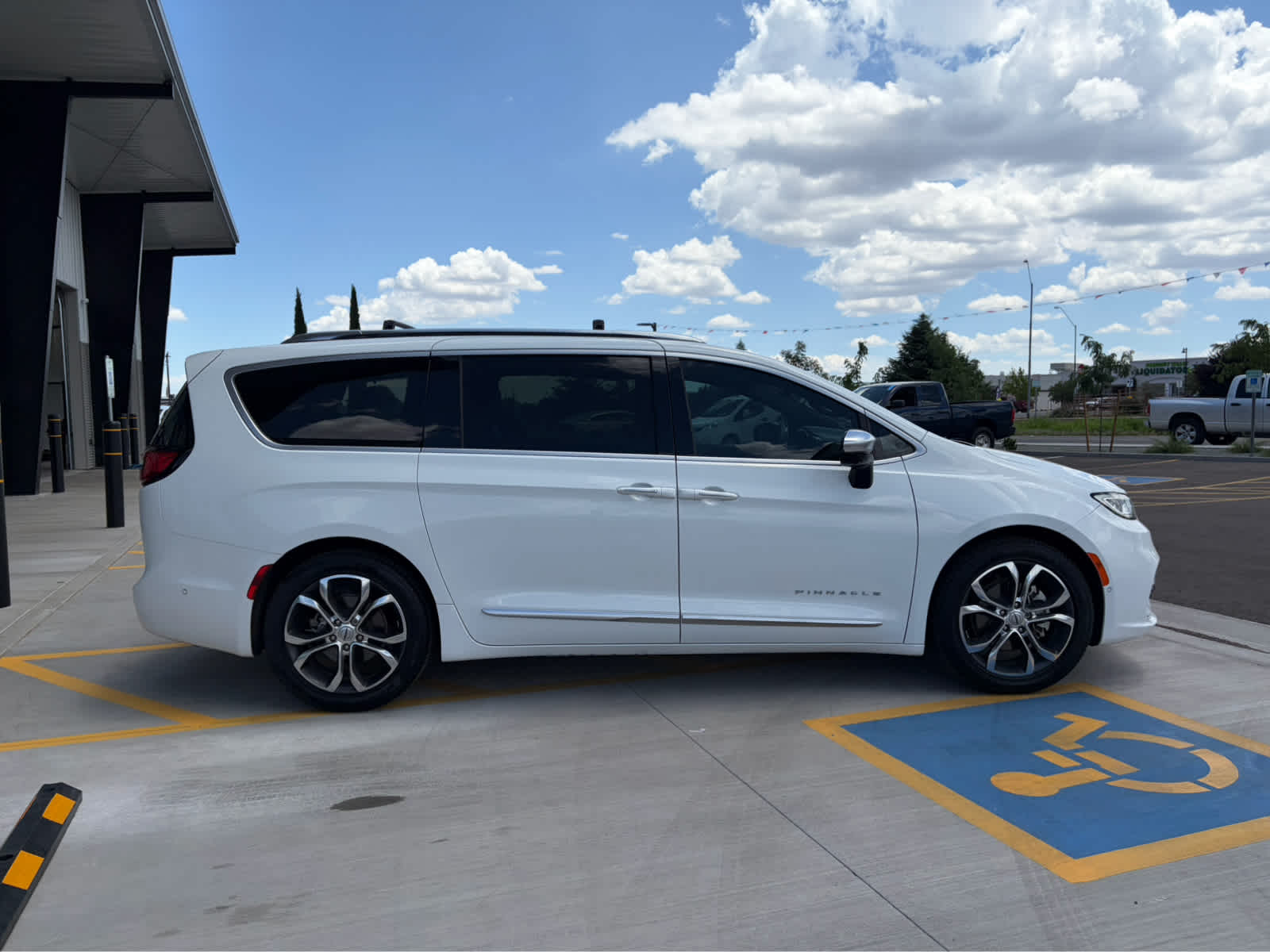2023 Chrysler Pacifica Pinnacle