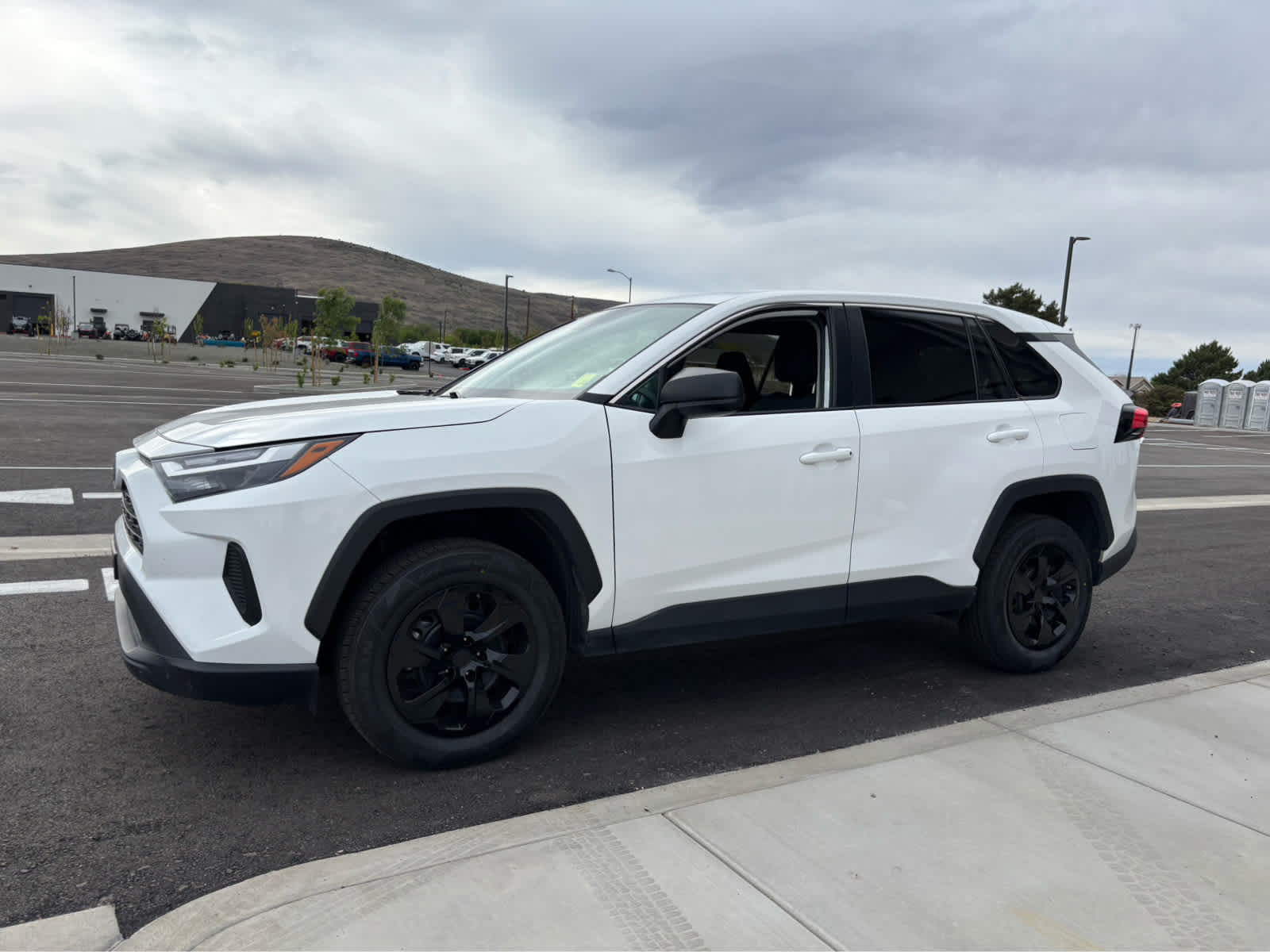 2024 Toyota RAV4 LE