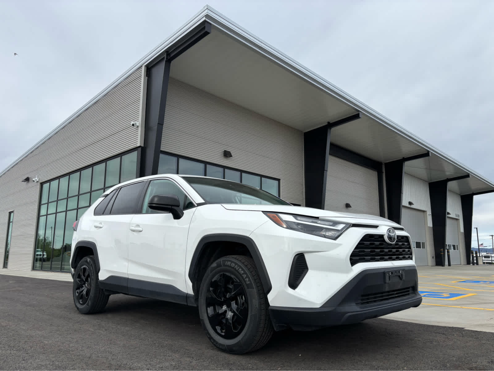 2024 Toyota RAV4 LE