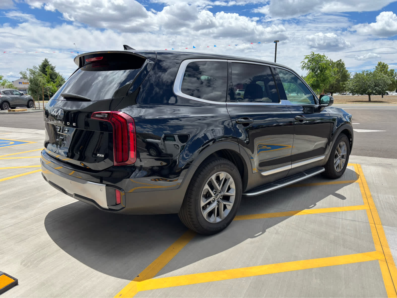 2024 Kia Telluride LX