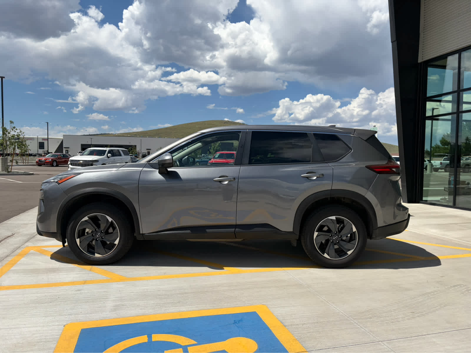 2025 Nissan Rogue SV