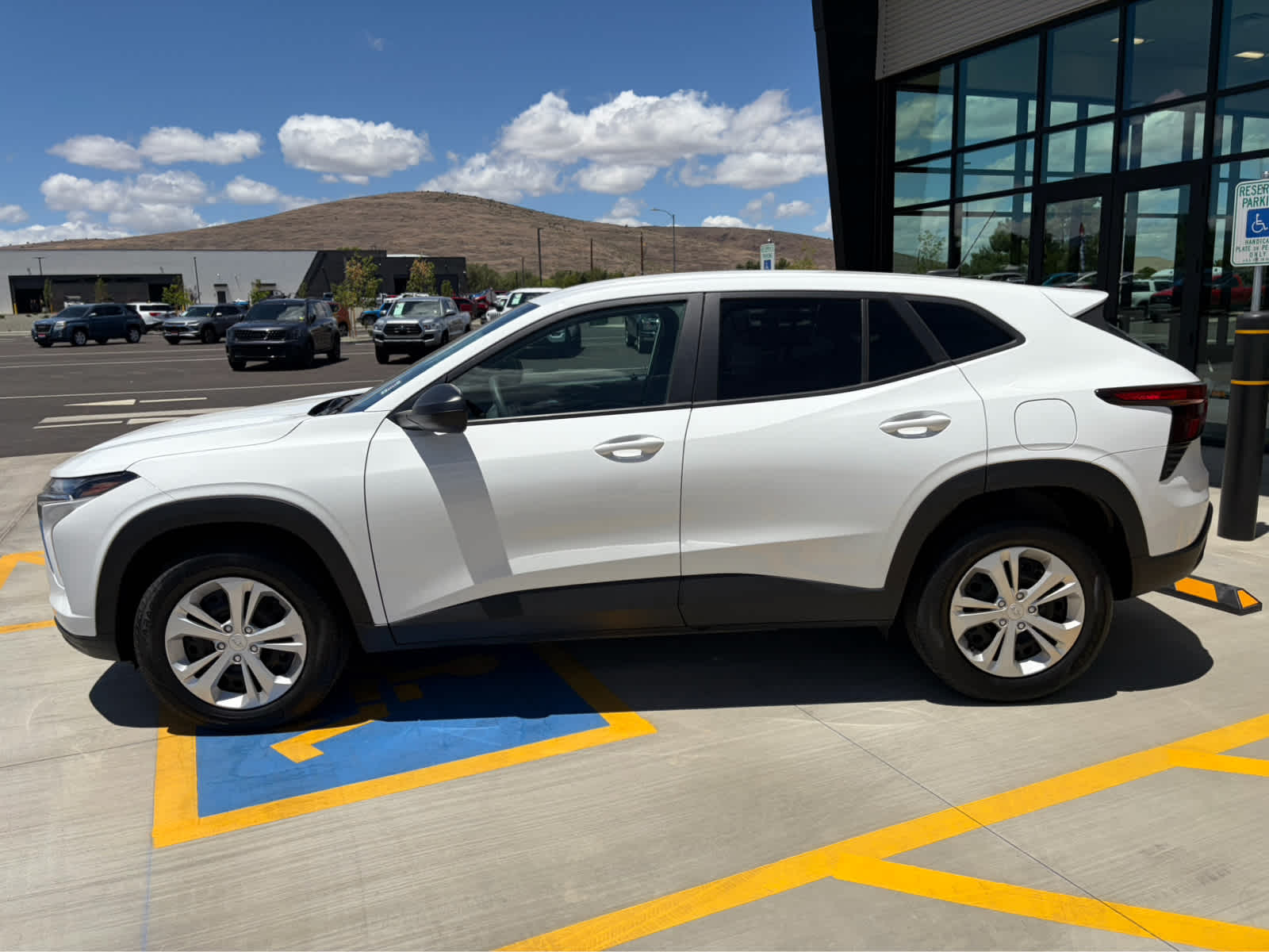 2025 Chevrolet Trax LS