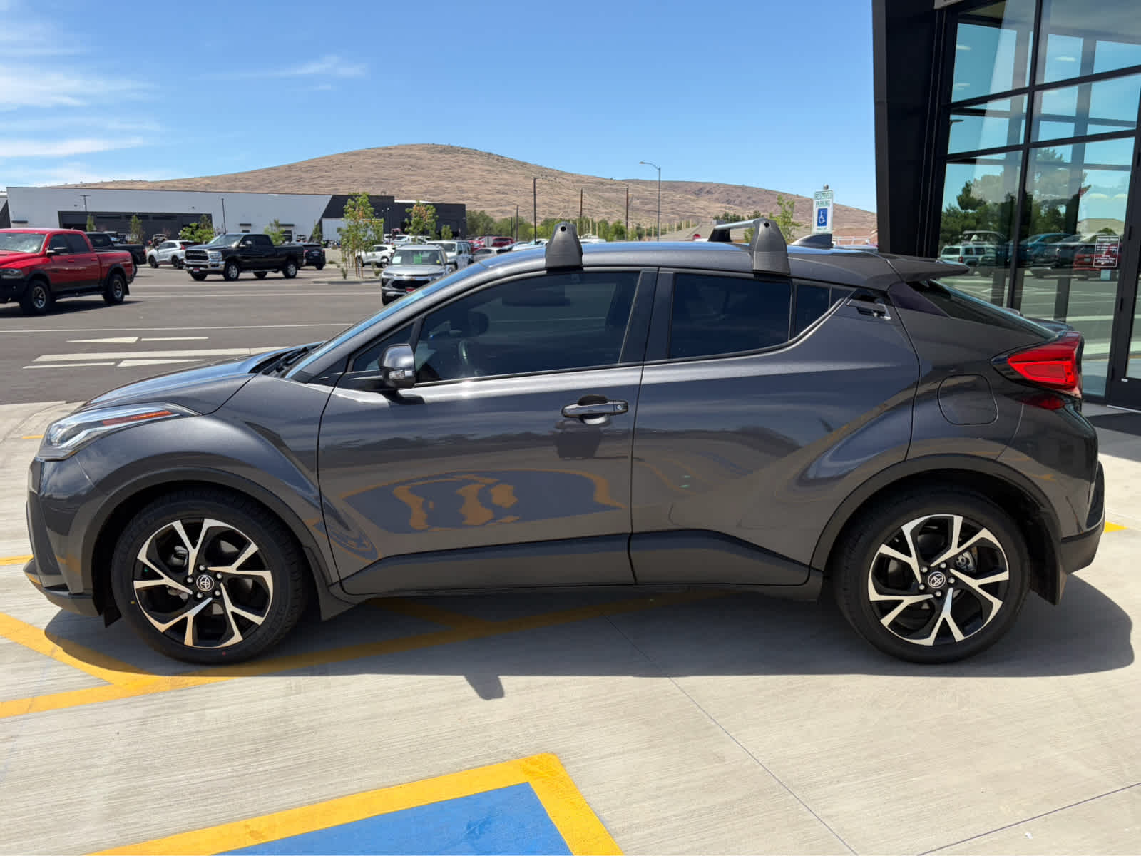 2021 Toyota C-HR XLE